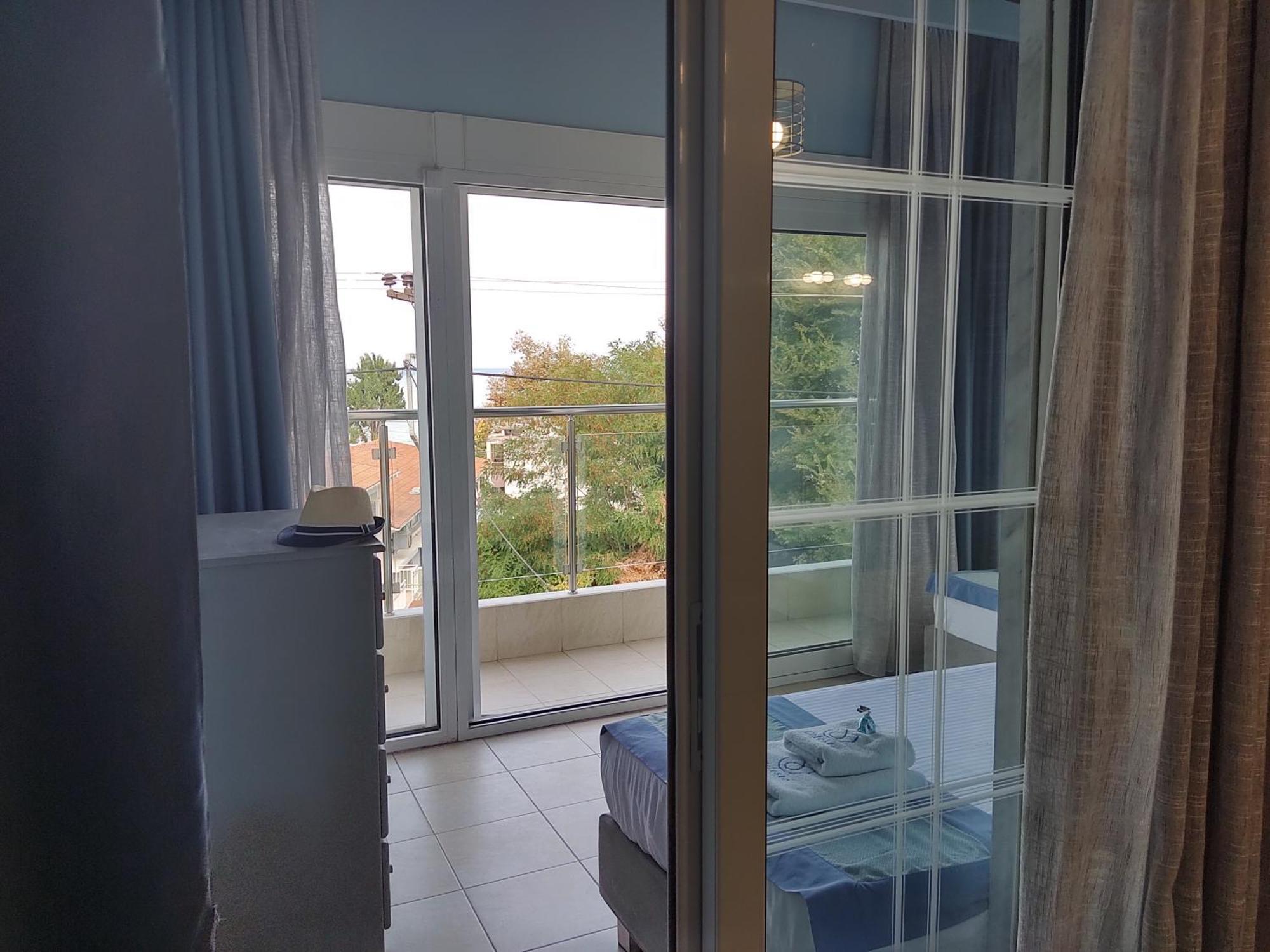 Celeste Deluxe Apartments Skala Potamia  Zimmer foto